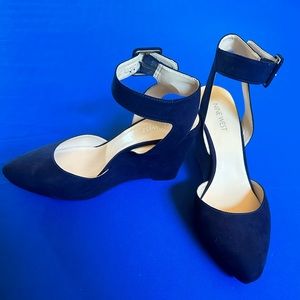 Nine West Navy Blue Ankle Strap Navy Blue Wedge size 8M